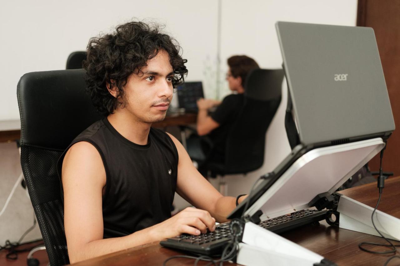 Leveli Coliving Vandrarhem Guadalajara Exteriör bild