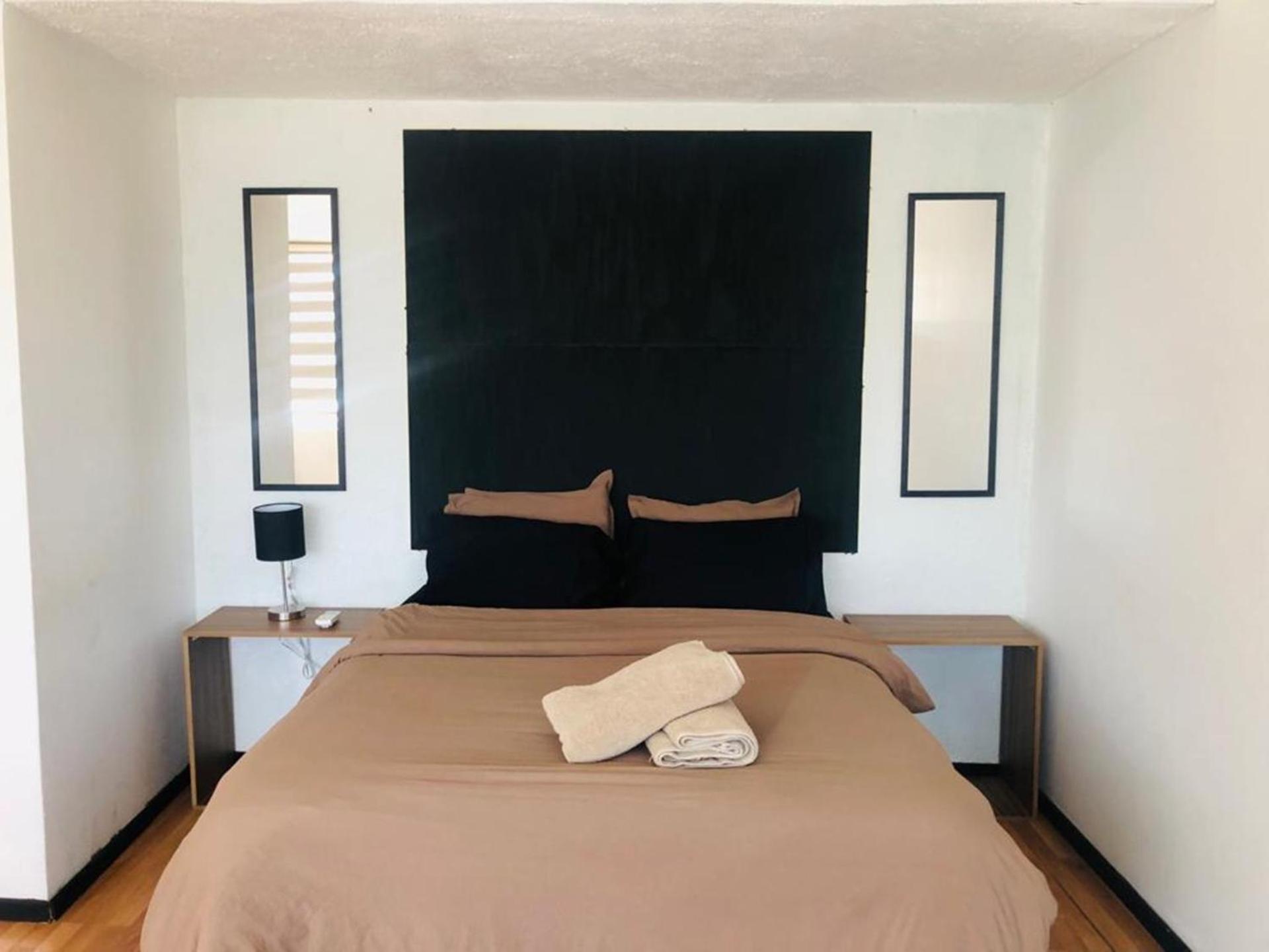 Leveli Coliving Vandrarhem Guadalajara Exteriör bild